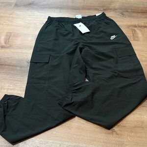 New Nike Men’s Cargo/Jogger Pants Small Olive Green